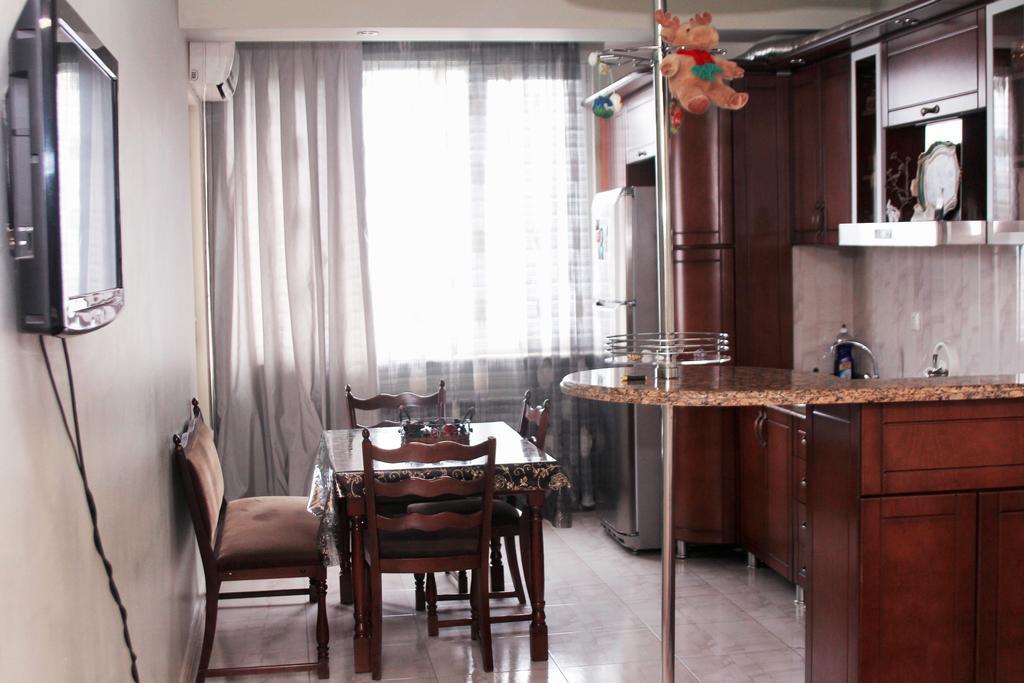 Apartment Rustaveli 57 Батуми Экстерьер фото